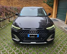 Audi a1 citycarver 30tfsi stronic