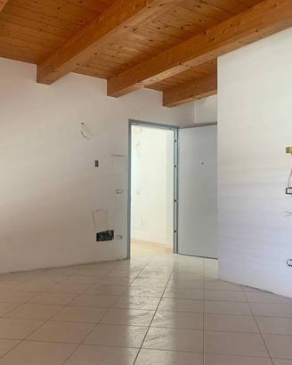 Appartamento di 86 m² con 4 locali e box auto a Ma