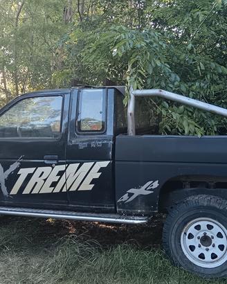 Nissan King Cab per pezzi di ricambio