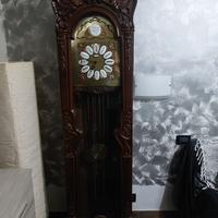 splendido orologio a pendolo in legno intarsiato