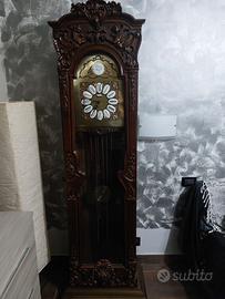 splendido orologio a pendolo in legno intarsiato