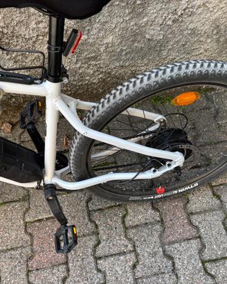 bicicletta mtb elettrica 240w rockrider st100