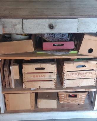mobile pancale con ripiani e cassetto