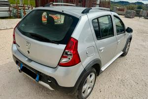 Dacia sandero 1.6 GPL Per ricambi anche intera