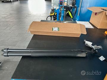 Pistoncini elettrici baule range rover velar