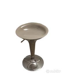 Sgabello girevole con seduta alzabile