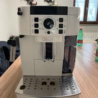 Macchina del caffè De longhi magnifica S