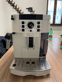 Macchina del caffè De longhi magnifica S