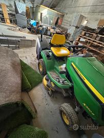 Trattorino rasaerba John Deere