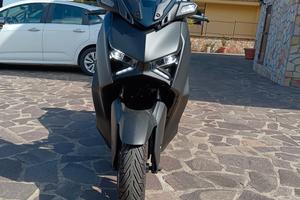 YAMAHA XMAX 300