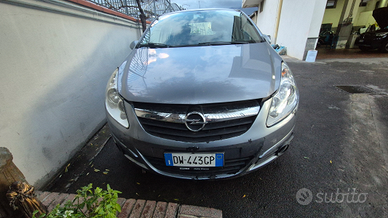 Opel Corsa 1200 benzina