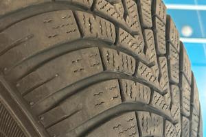 Pneumatici invernali 225/55 R18 102V