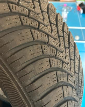 Pneumatici invernali 225/55 R18 102V