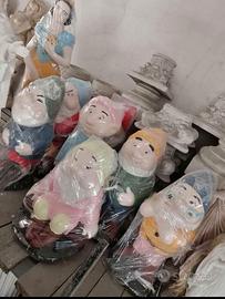 Biancaneve e sette nani in cemento 