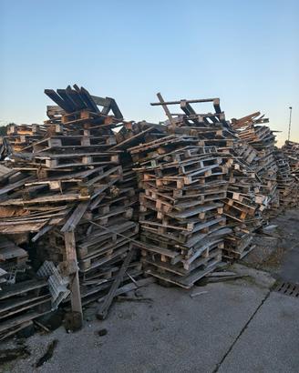 Pallets rotti bancali pedane