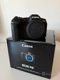 Canon R8 nuova zero scatti