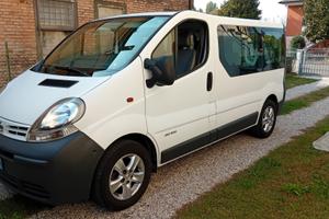 Nissan primastar gancio traino 9 posti