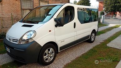 Nissan primastar gancio traino 9 posti