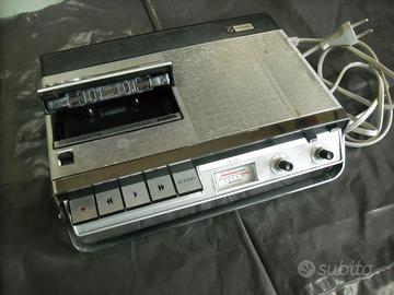 registratore a cassette philips anni '60