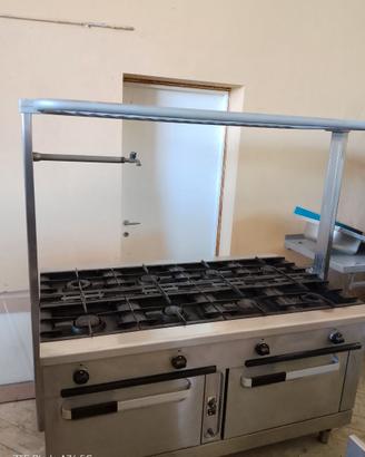 CUCINA 8 FUOCHI 4 FORNI