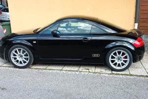 Audi TT mk1 225 coupé quattro 