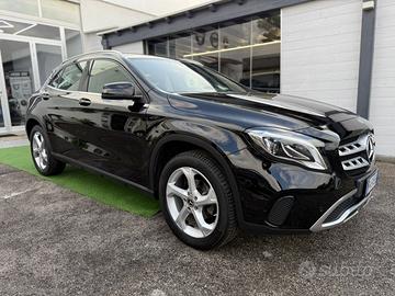 MERCEDES-BENZ GLA 200 d Automatic Premium