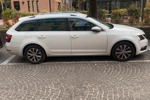 Skoda octavia 1.5  g-tec