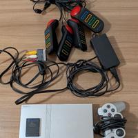 PlayStation 2 Silver Slim con memory card e giochi