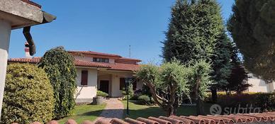 Villa ampie metrature