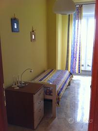 Singola con balcone per ragazza RHO