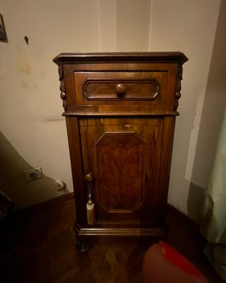 Coppia di comodini vintage in legno