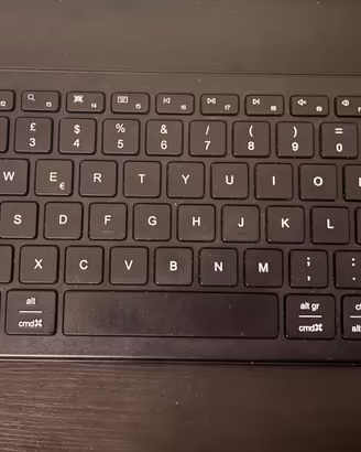 Tastiera Bluetooth per tablet e PC compatta