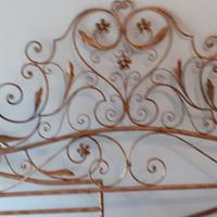 Letto  matrimoniale in ferro battuto artigianale