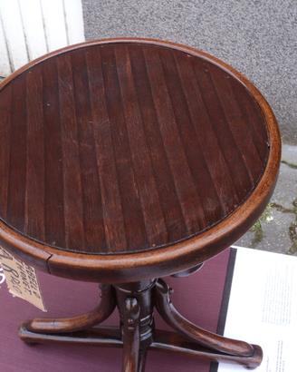 Sgabello thonet n AR