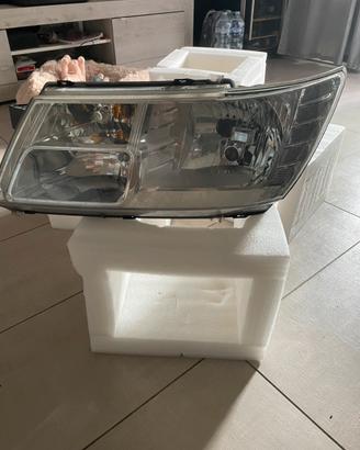 Faro destro fiat freemont