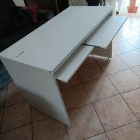 Scrivania con Cassetti estraibili 