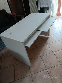 Scrivania con Cassetti estraibili 