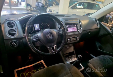 2.0 TDI 140CV 4Motion – Full Optional "black dark"