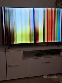 tv LCD hisense 50'' con schermo rotto