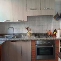 base in granito più pensili