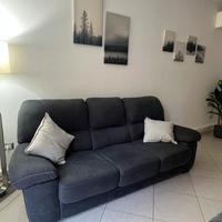 Divano 3 posti in tessuto grigio scuro