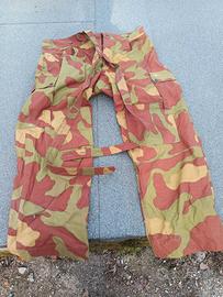Pantaloni militari