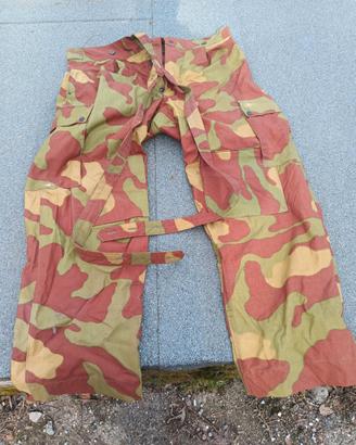 Pantaloni militari