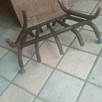 Cavalletto/trepiede per legna camino
