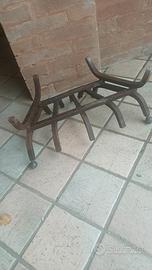 Cavalletto/trepiede per legna camino