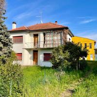 CASA INDIPENDENTE CON DEPOSITO - ampie potenzia...