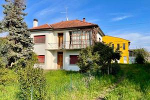 CASA INDIPENDENTE CON DEPOSITO - ampie potenzia...