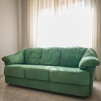 divano 3 posti in microfibra effetto pelle