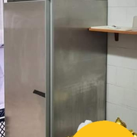 Frigorifero grande in acciaio inox