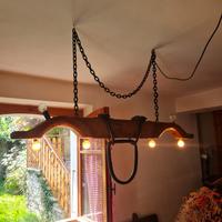 Lampadario da soffitto e lampade da muro